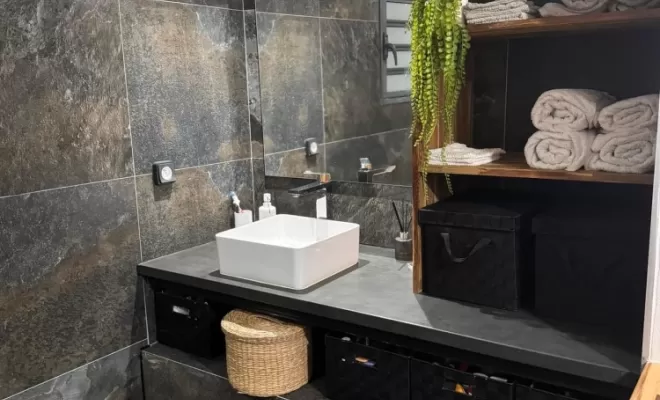Rénovation d'une salle de bain avec toilette à Saint-Pierre, Le Tampon, GB Rénovation Toiture 974