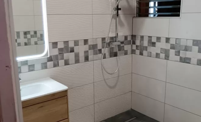 Rénovation d'une salle de bain, bardage fibre ciment et remplacement toiture à Saint-André, Le Tampon, GB Rénovation Toiture 974